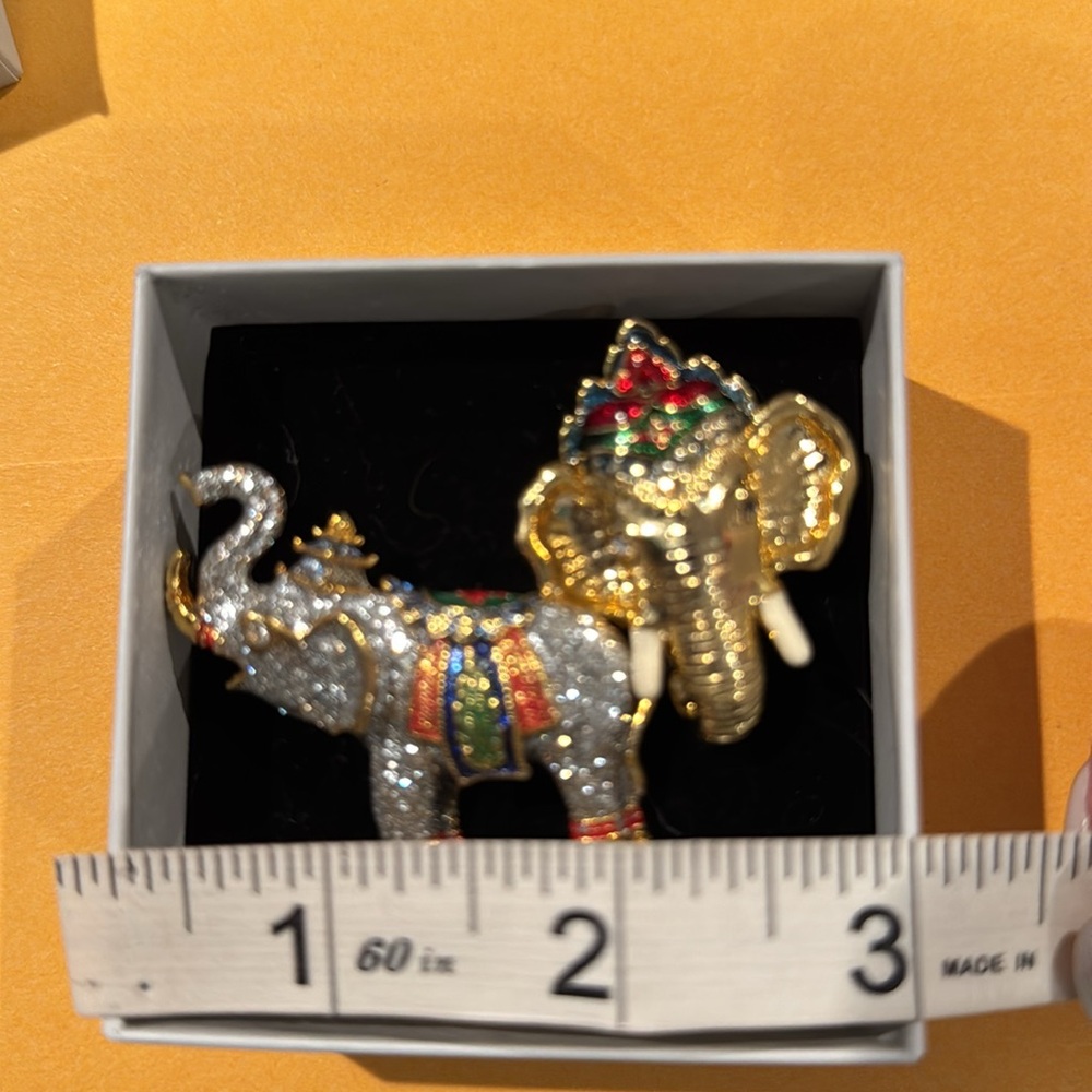 Elephant Brooch Pin Set - Picture 9 of 11